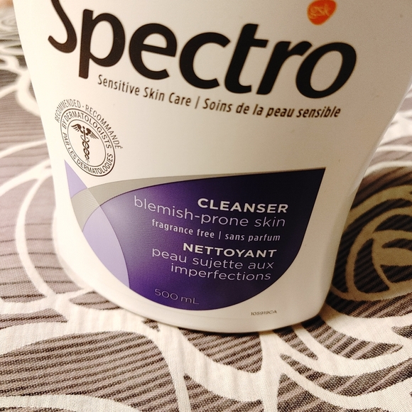 Spectro Facial Cleanser for Blemish-Prone Skin - Picture 4 of 5